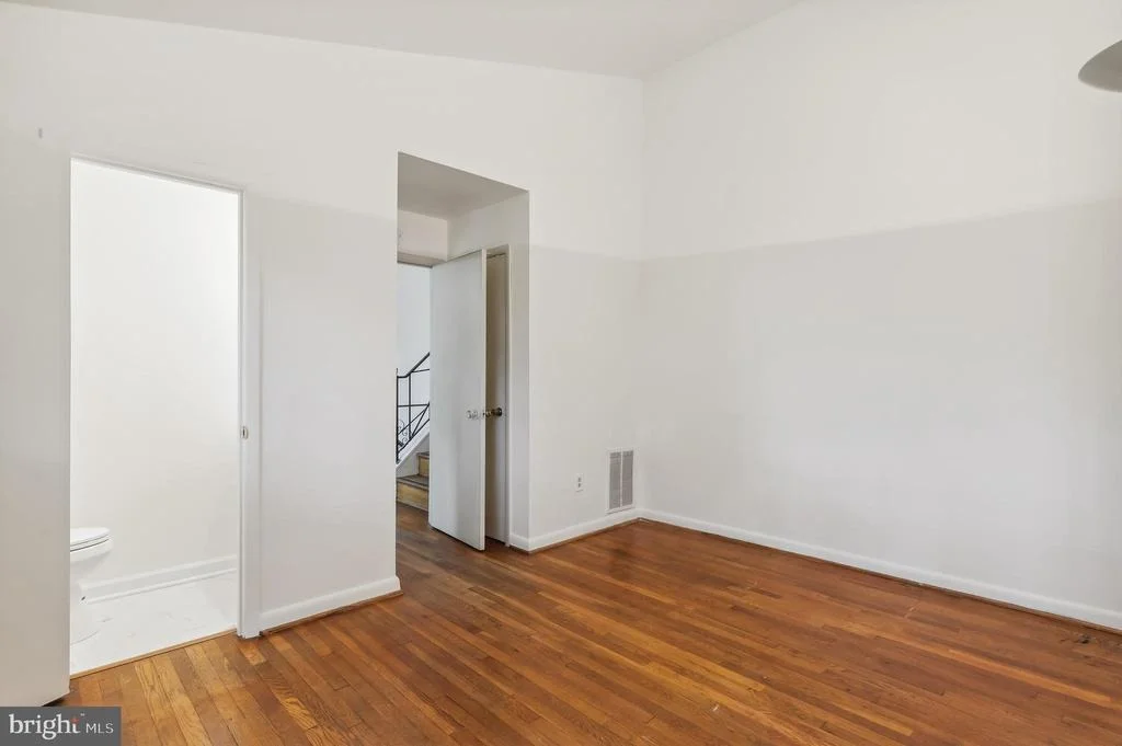Photo of 11213 MONTICELLO AVENUE