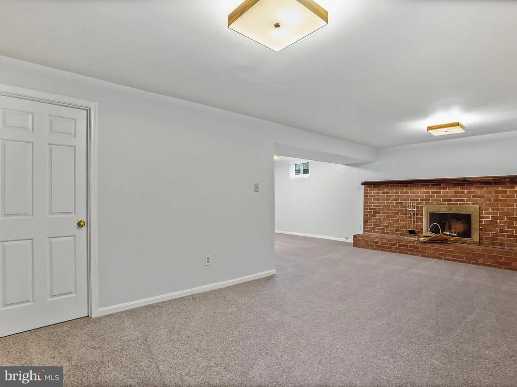 Photo of 18712 ROLLING ACRES WAY