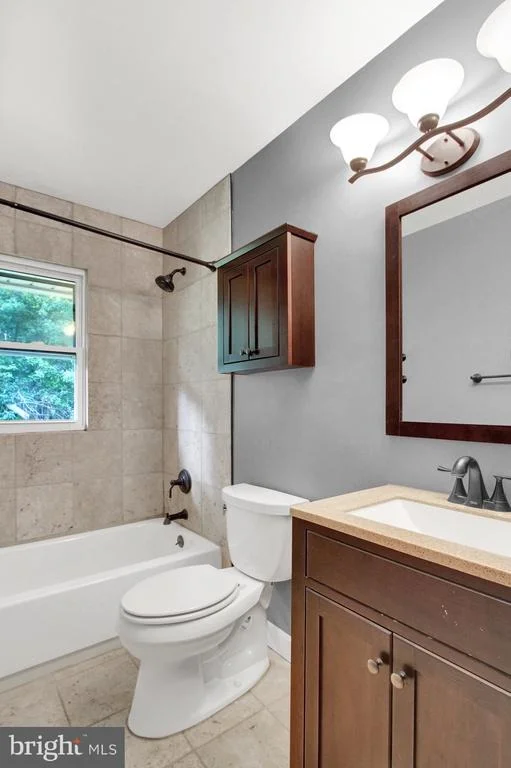 Photo of 2506 CRESTVIEW DRIVE