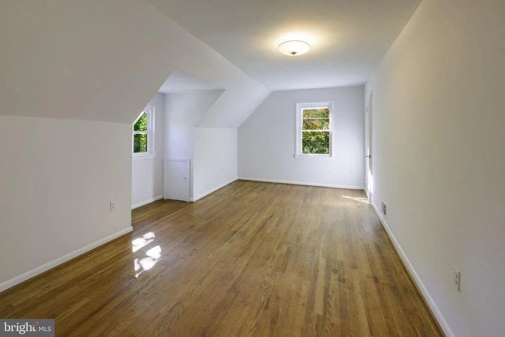 Photo of 3 LAKESIDE DRIVE
