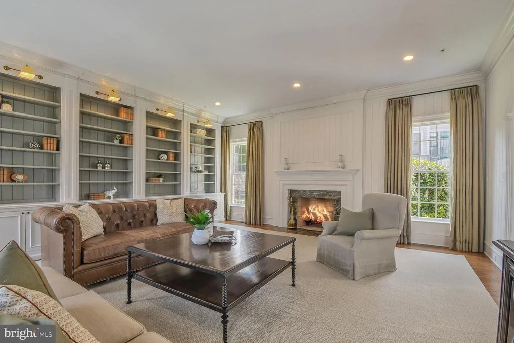 Photo of 1935 FOXVIEW CIRCLE NW