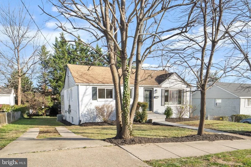 Photo of 11013 AMHERST AVENUE