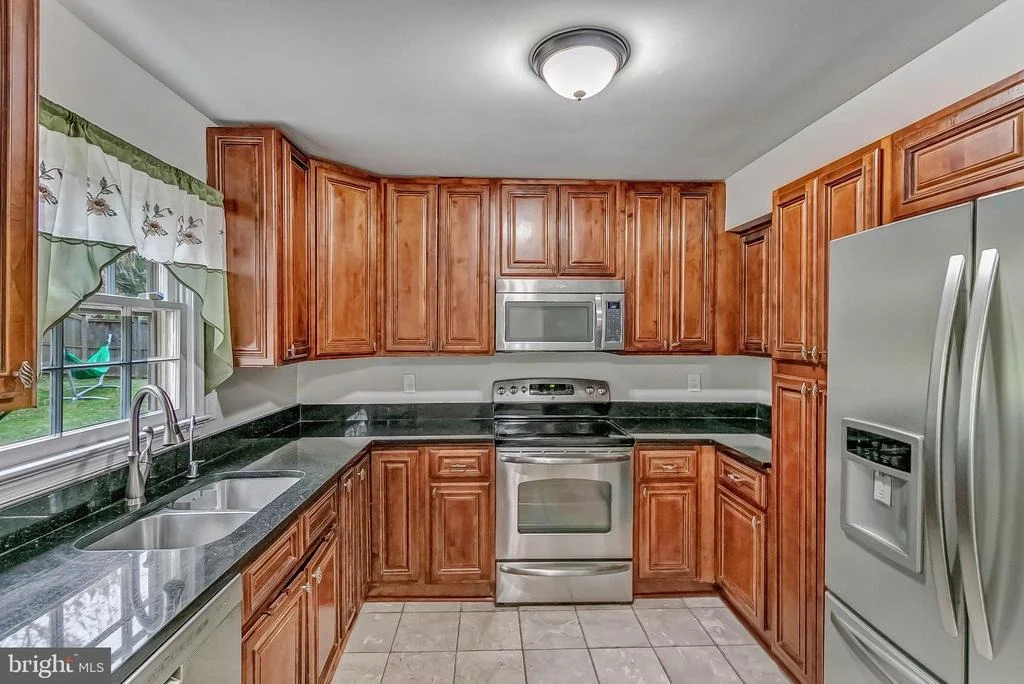 Photo of 2608 VILLAGE LANE