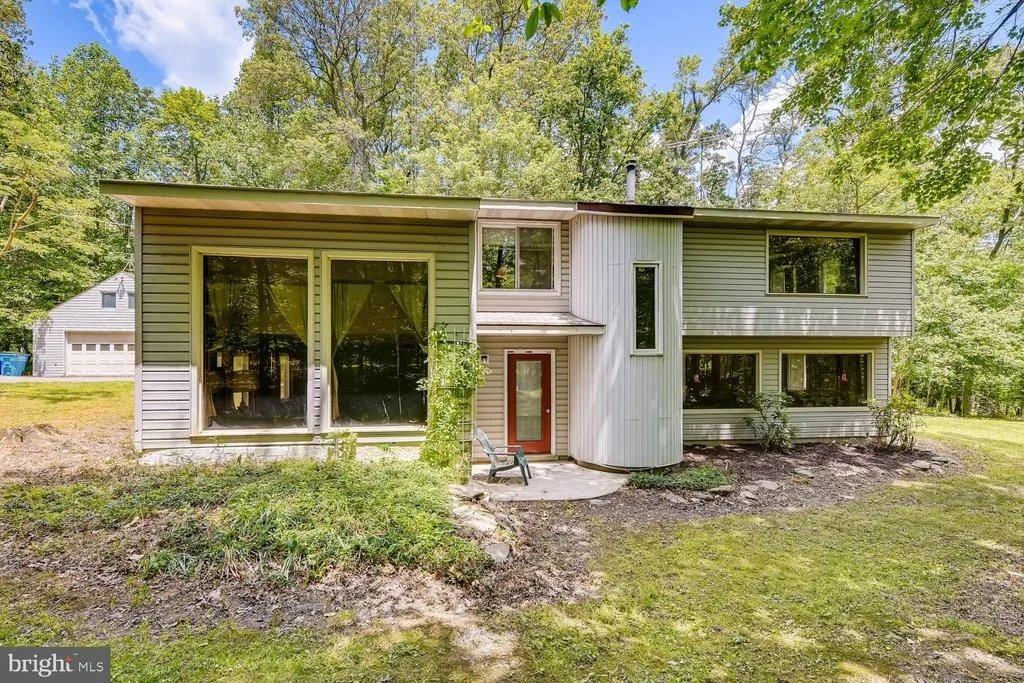 Photo of 10833 GAMBRILL PARK ROAD