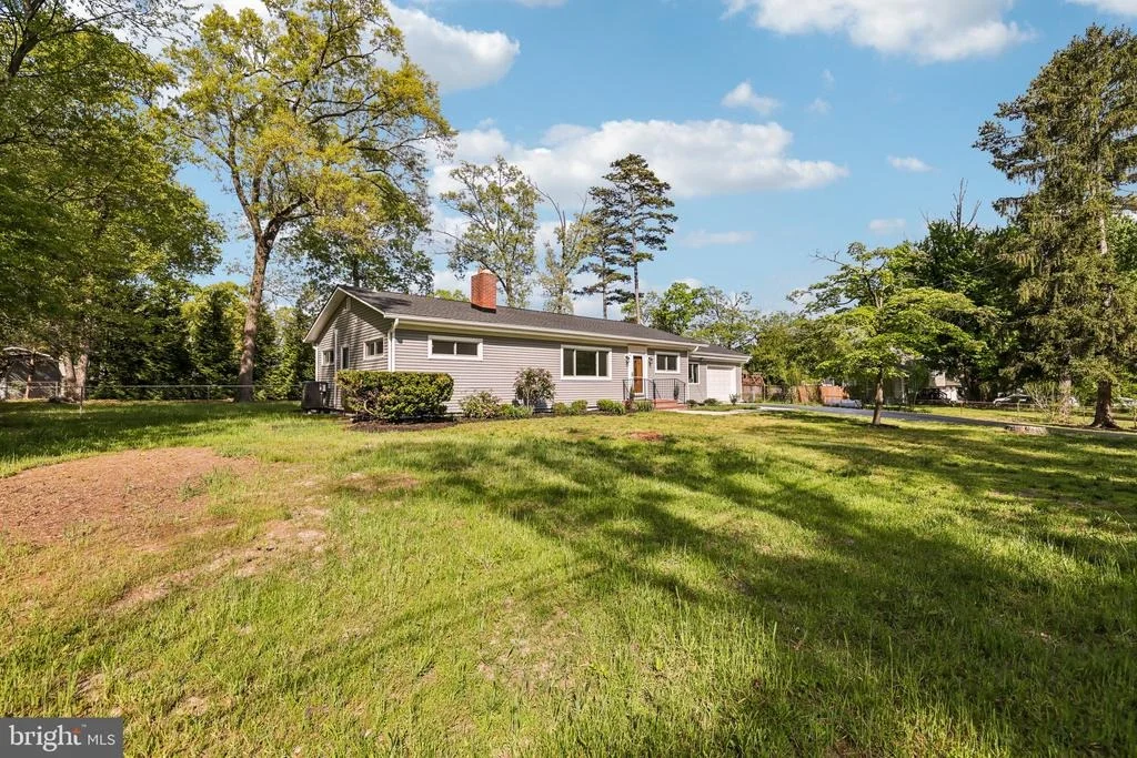 Photo of 816 MEADOW ROAD