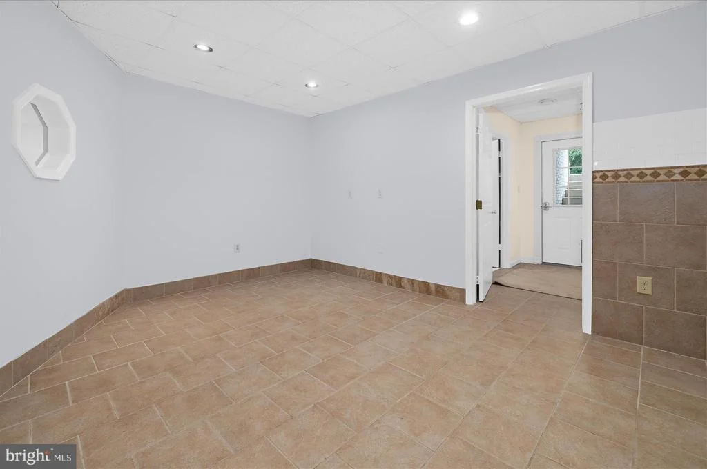 Photo of 8517 NEW CUT ROAD