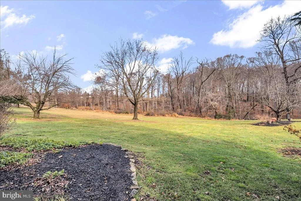 Photo of 47 TENBY CHASE DRIVE