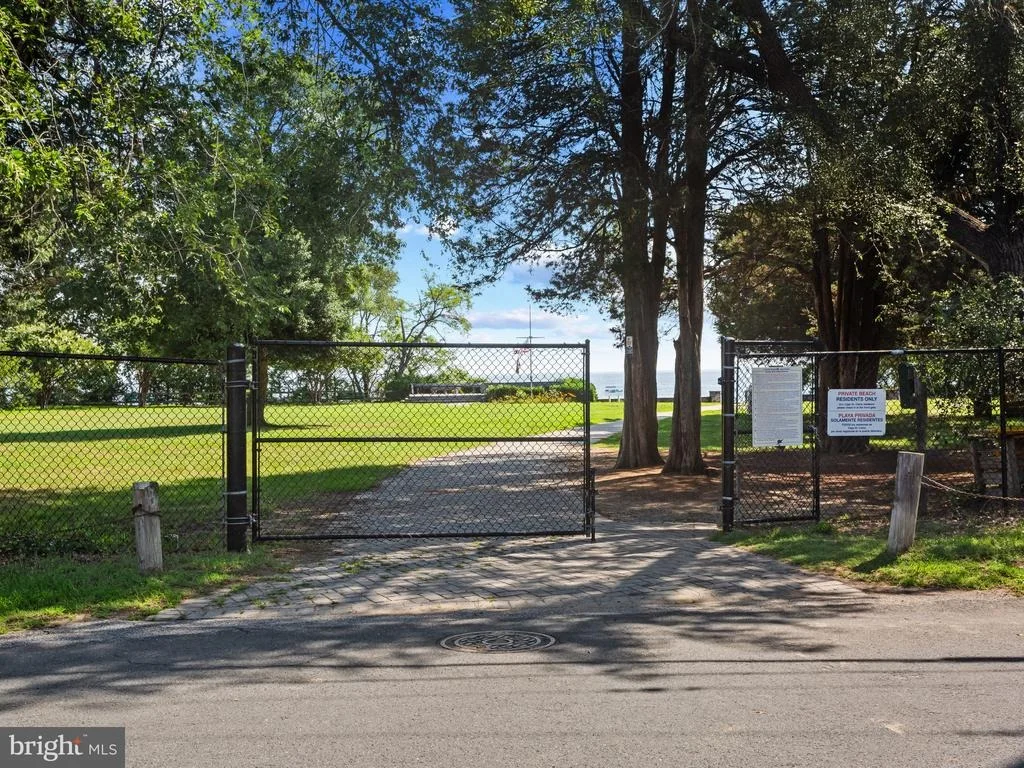 Photo of 1153 HAMPTON ROAD