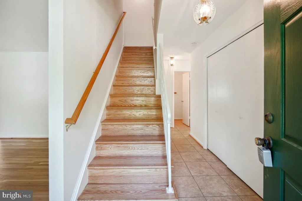 Photo of 882 DIAMOND DRIVE