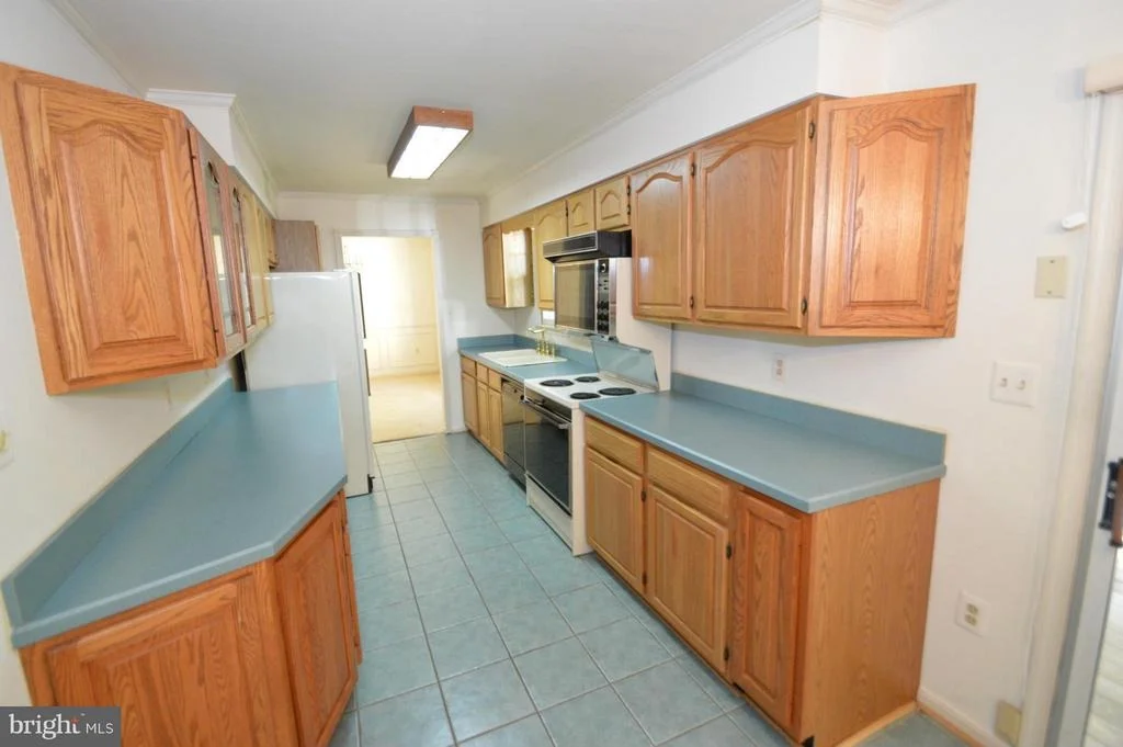 Photo of 8014 DIVING CLIFF LANE