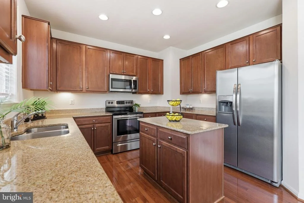 Photo of 17515 MINA LANE