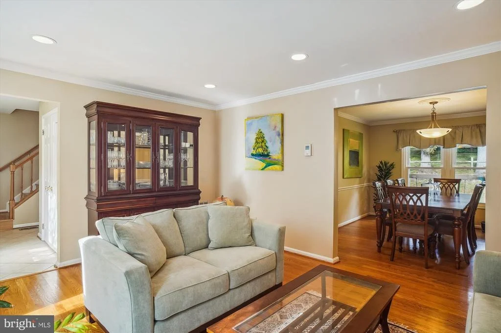 Photo of 2427 HENSLOWE DRIVE