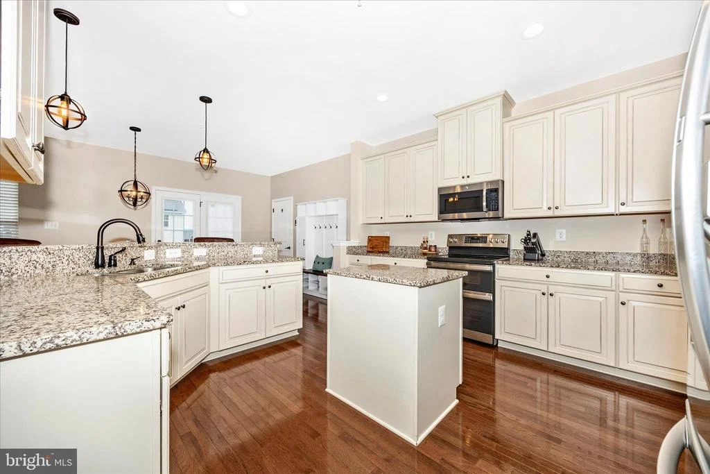 Photo of 4700 PULLER DRIVE