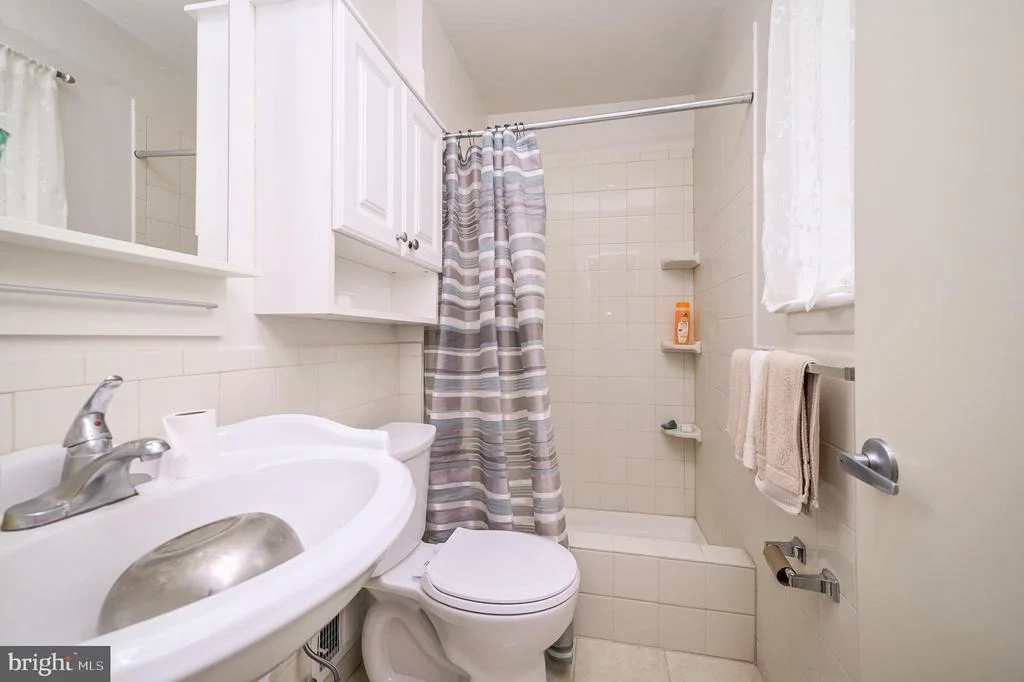Photo of 702 BUCCANEER COURT