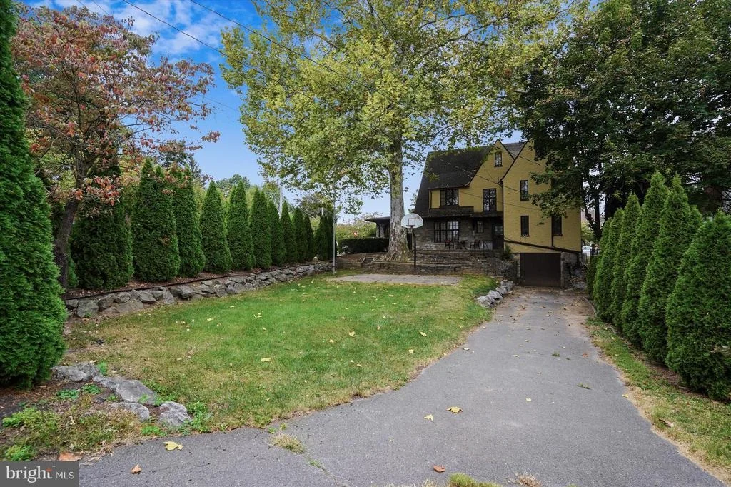 Photo of 200 MEALEY PARKWAY