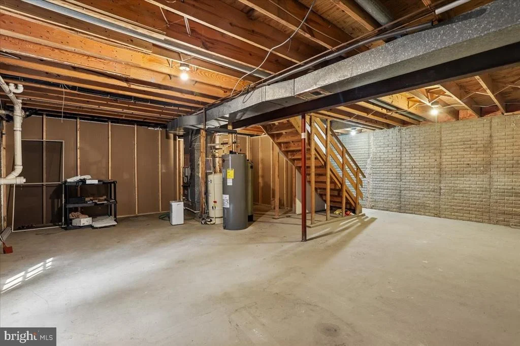 Photo of 8253 HONEYSUCKLE ROAD