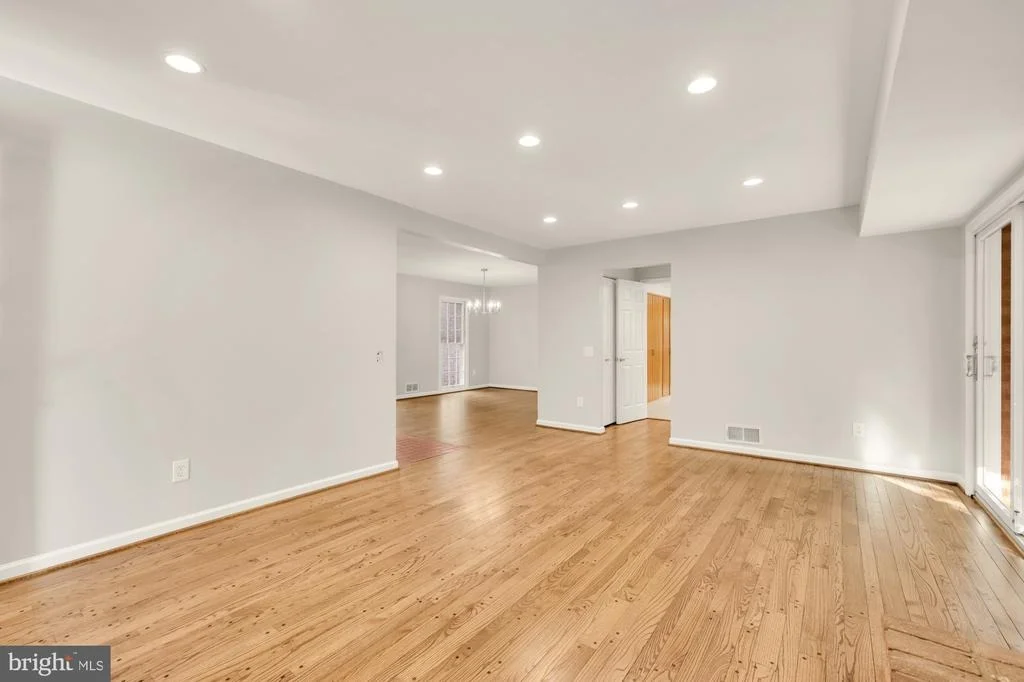 Photo of 8705 BELLS MILL ROAD