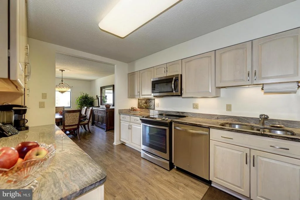 Photo of Unit 908 at 5902 MOUNT EAGLE DRIVE