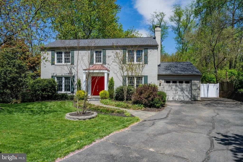 Photo of 6 STARLIGHT COURT