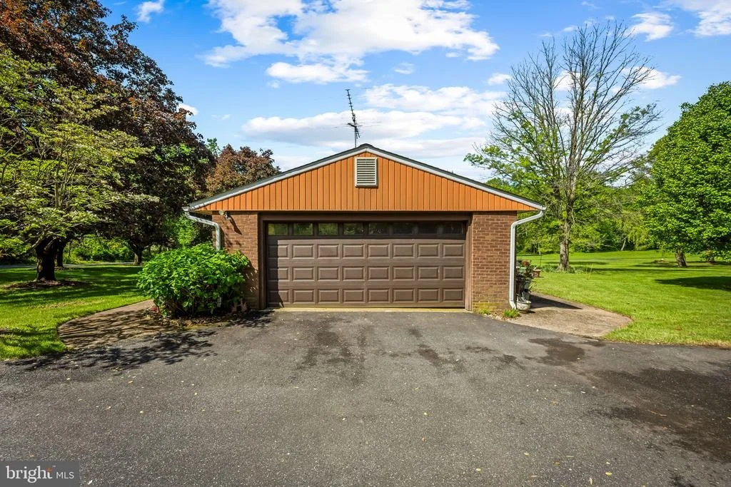 Photo of 6516 LEWIS ROAD