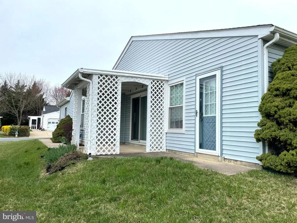 Photo of 5686 BARBERRY COURT
