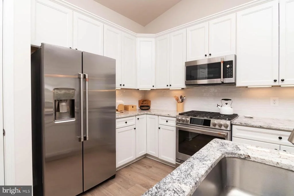 Photo of 25087 TREEVIEW LANE