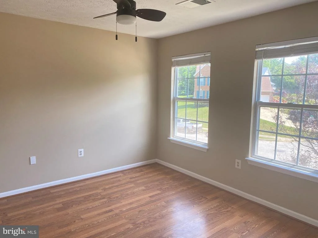 Photo of 5442 SIR DOUGLAS DRIVE