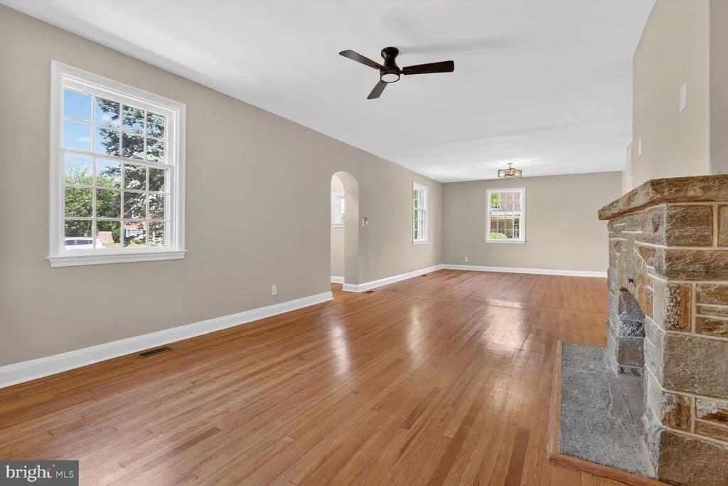 Photo of 315 E COLD SPRING LANE