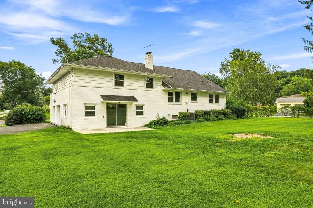 Photo of 2500 SALEM DRIVE