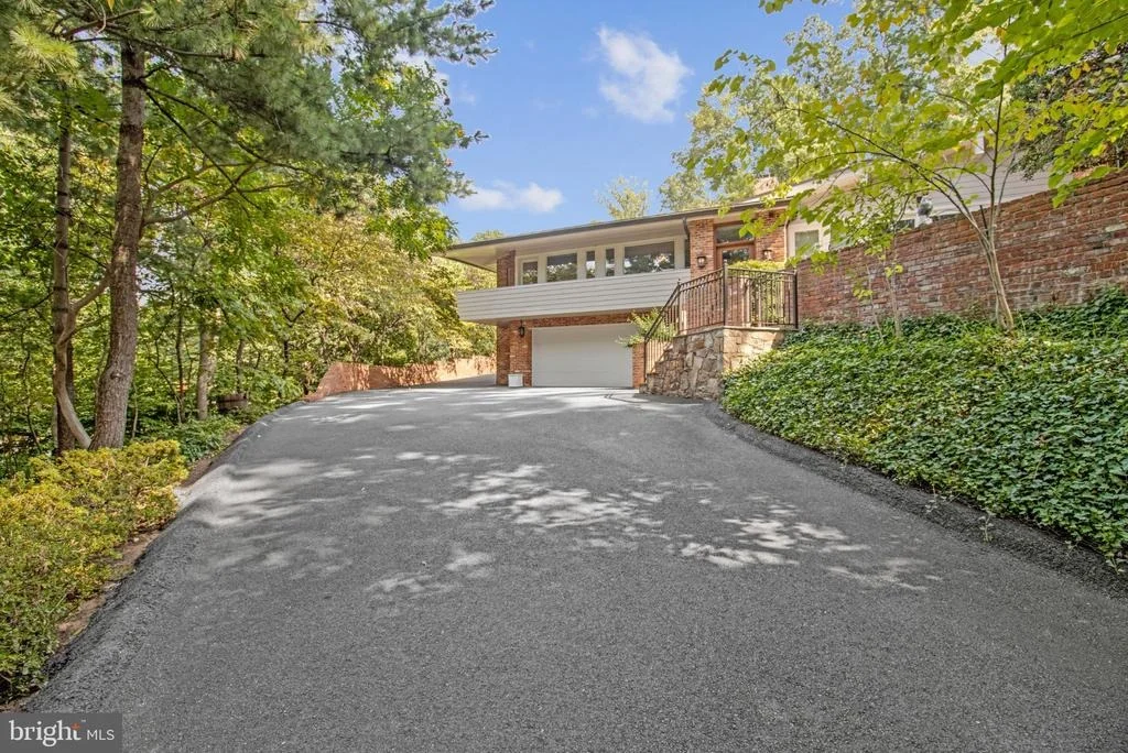 Photo of 1753 ARMY NAVY DRIVE