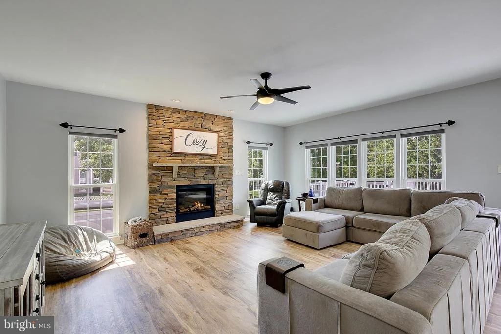Photo of 2424 VALLEY BROOK LANE