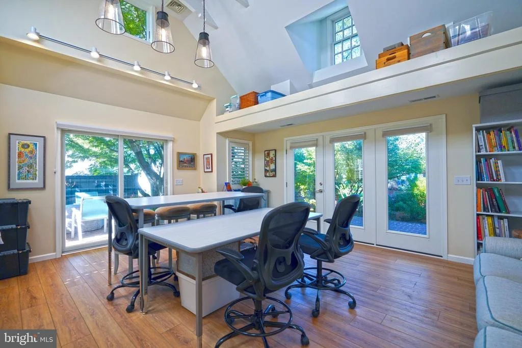 Photo of 410 PILOTTOWN ROAD