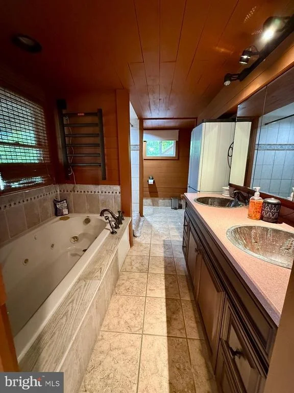 Photo of 8389 HIGHVIEW STREET