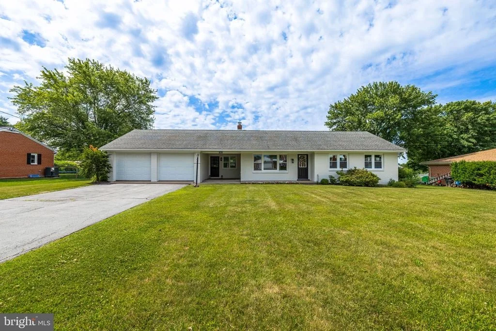 Photo of 1733 BOLLINGER ROAD