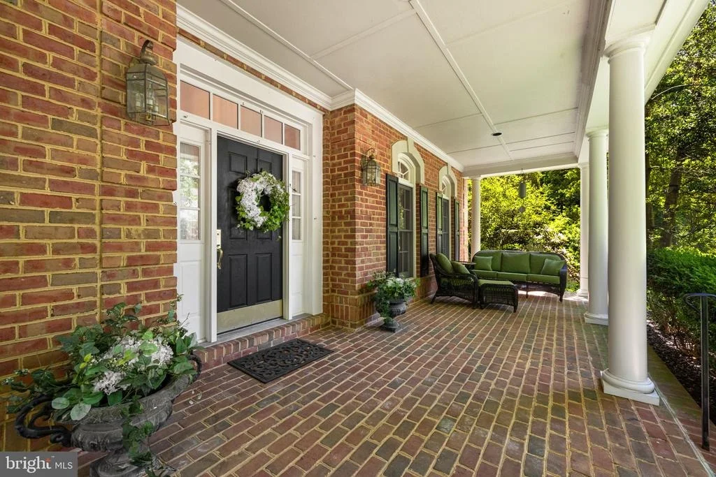 Photo of 897 CHINQUAPIN ROAD