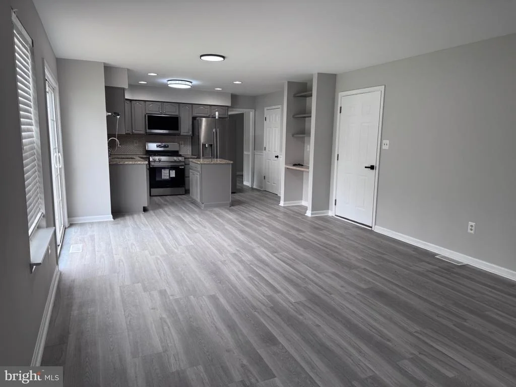 Photo of 911 GLOUSTER CIRCLE