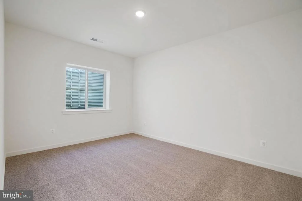 Photo of 2003 ARAM DRIVE