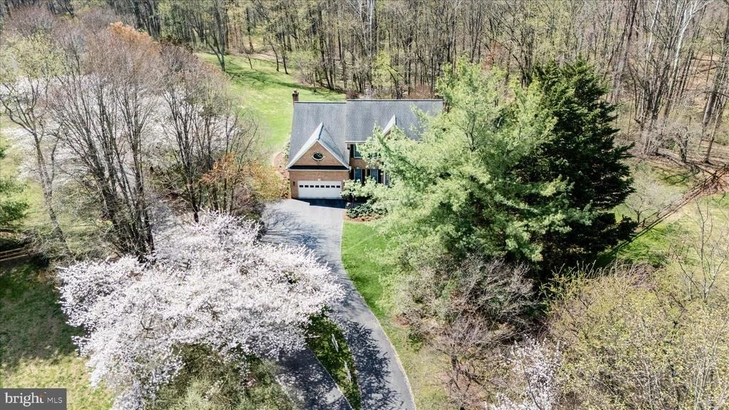 Photo of 19808 FALLING SPRING COURT