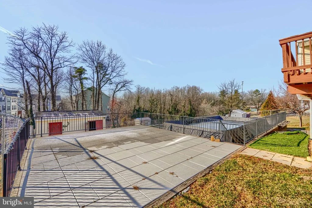 Photo of 10100 LEWIS DRIVE