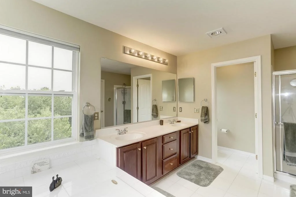 Photo of 5928 SPRING LEAF COURT