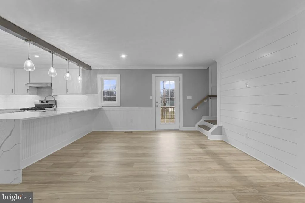 Photo of 305 WINE STREET