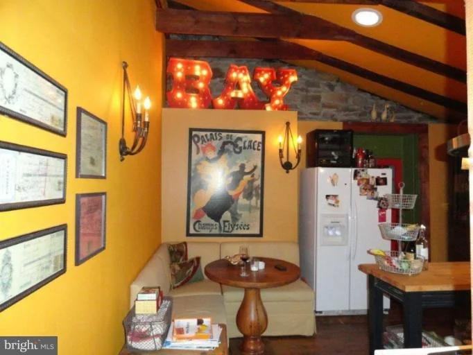 Photo of 718 BAY STREET