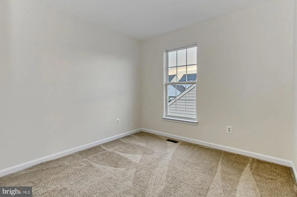 Photo of 6715 SELBOURNE LANE