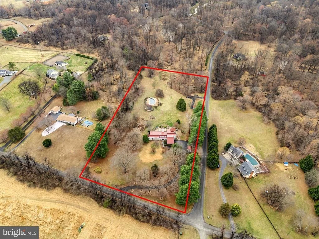 Photo of 3850 COBBLER MOUNTAIN ROAD