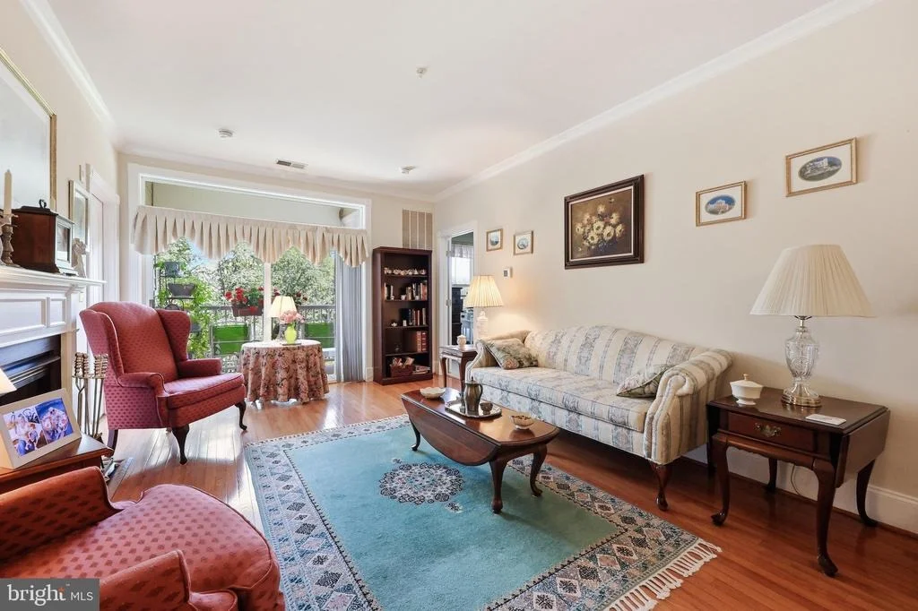 Photo of Unit 304 at 2500 WATERSIDE DRIVE