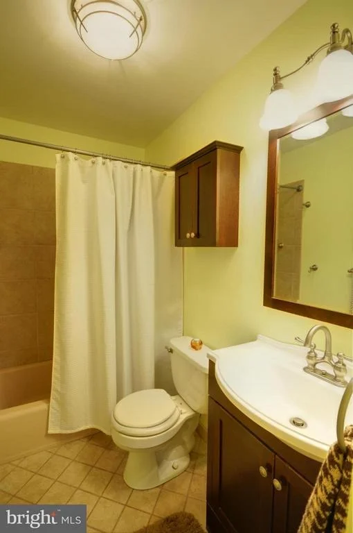 Photo of 417 BATHURST ROAD