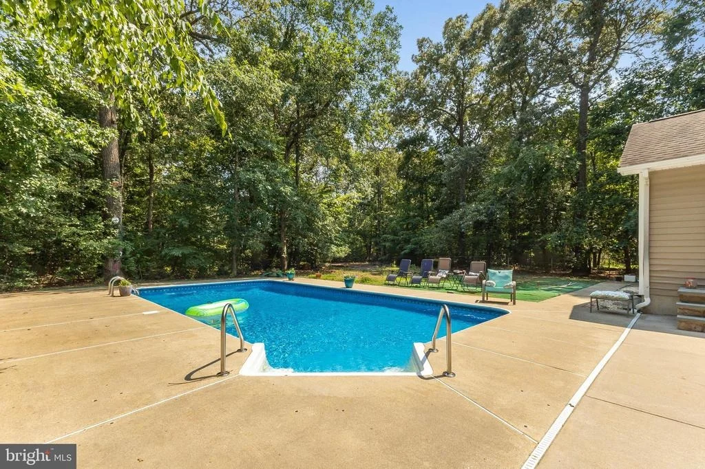 Photo of 17644 MEADOW DRIVE