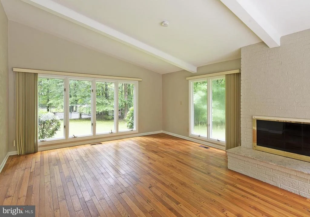 Photo of 7101 WOLF DEN ROAD