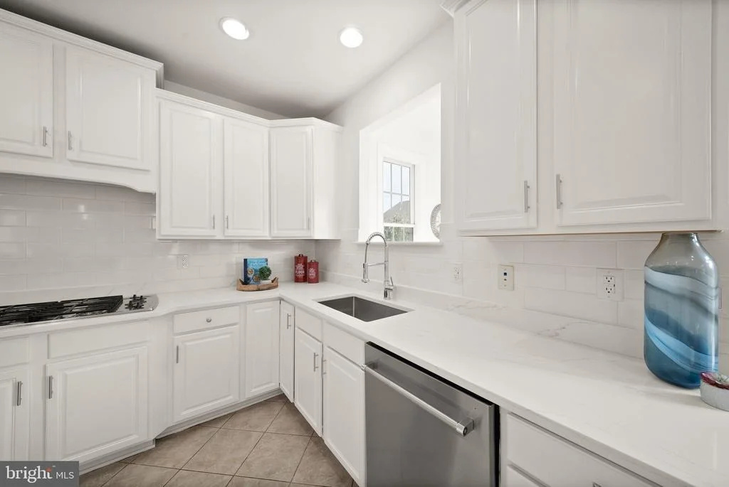Photo of 23246 MINERVA DRIVE