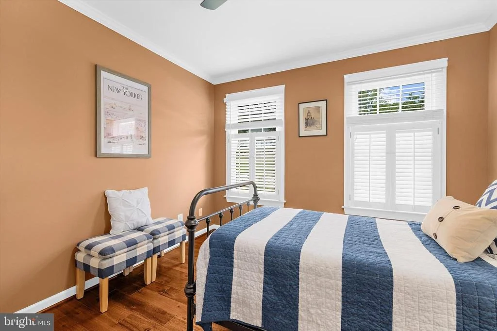 Photo of 527 BAY HILLS DRIVE